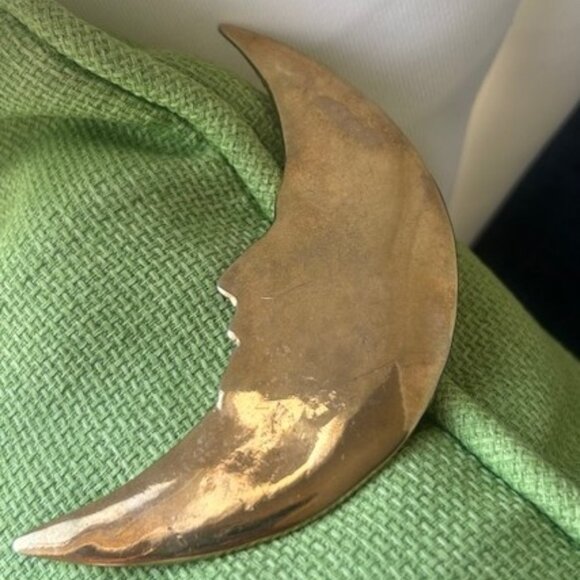 LARGE Gold Crescent Moon Face Vintage BROOCH - Picture 8 of 10